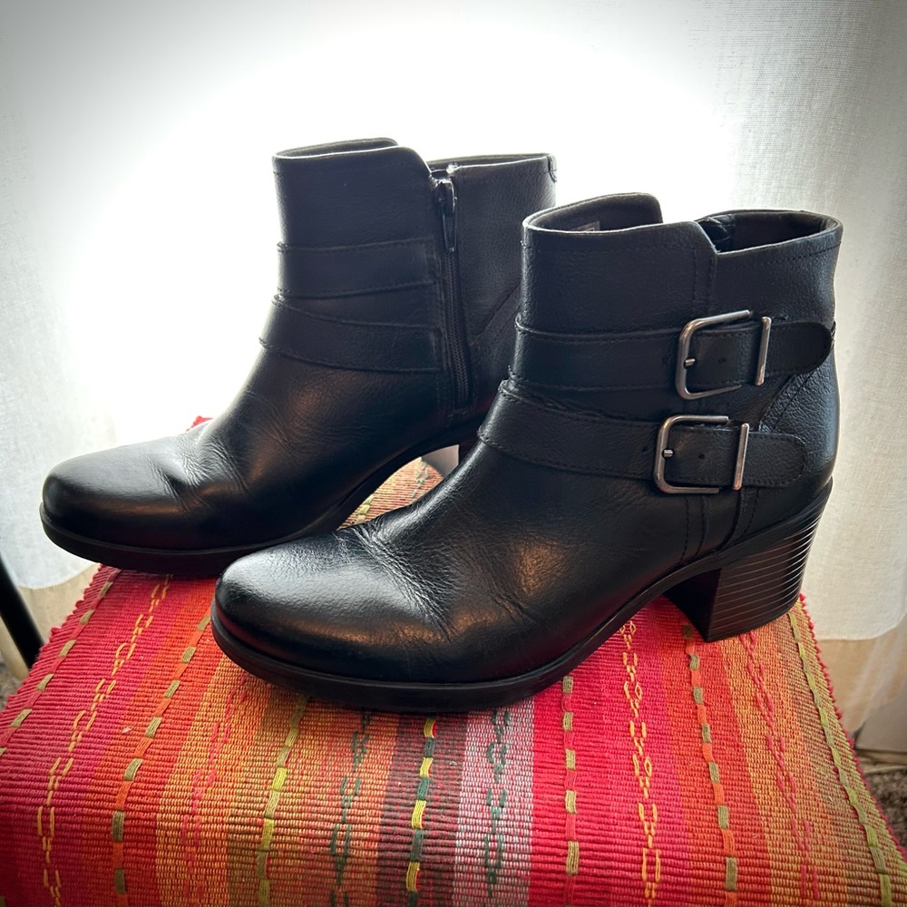 Clarks buckle booties sz 8 - Picture 2 of 13